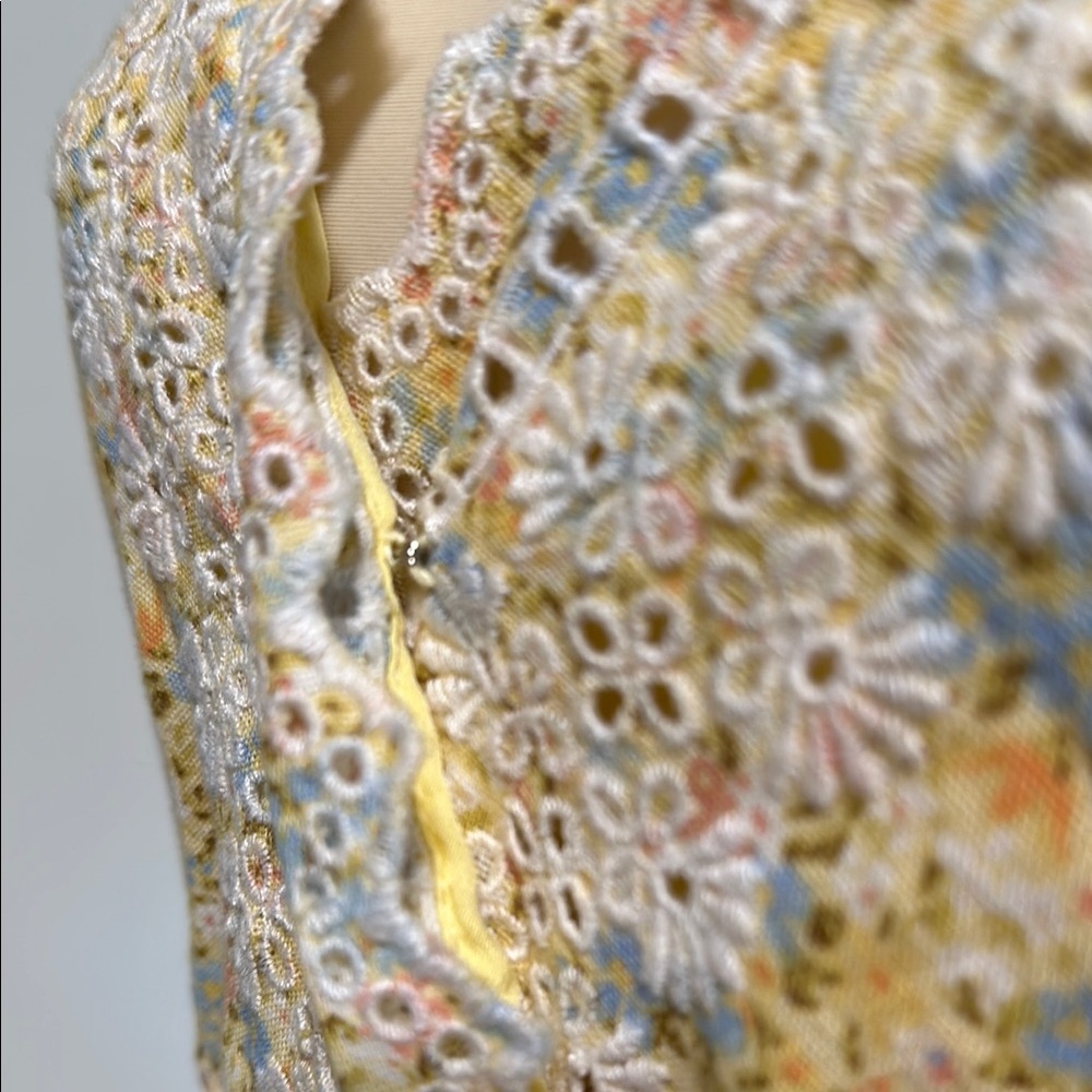 AE - Medium - Floral Lace Trim Mini Dress - Picture 6 of 10